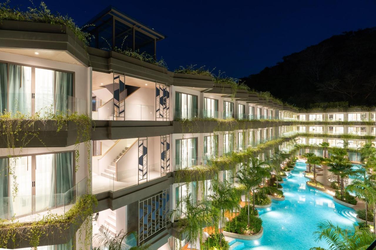 Panwaburi Beachfront Resort - Sha Extra Plus Luaran gambar The hotel at night