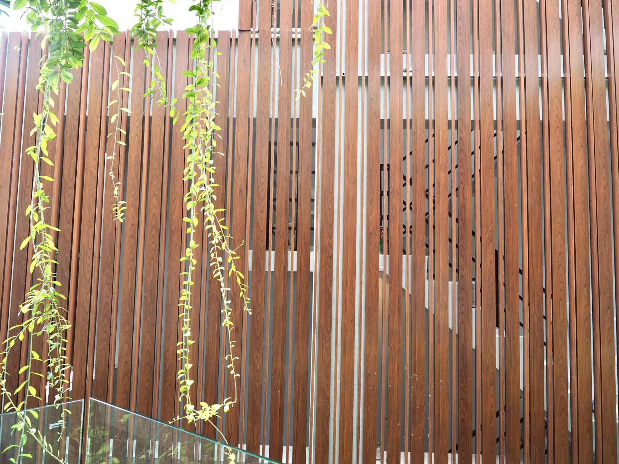 Panwaburi Beachfront Resort - Sha Extra Plus Luaran gambar Detail of the facade